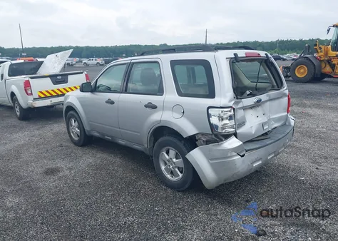 2011 Ford Escape Xls z USA, uszkodzony, nr VIN 1FMCU0C73BKB19965